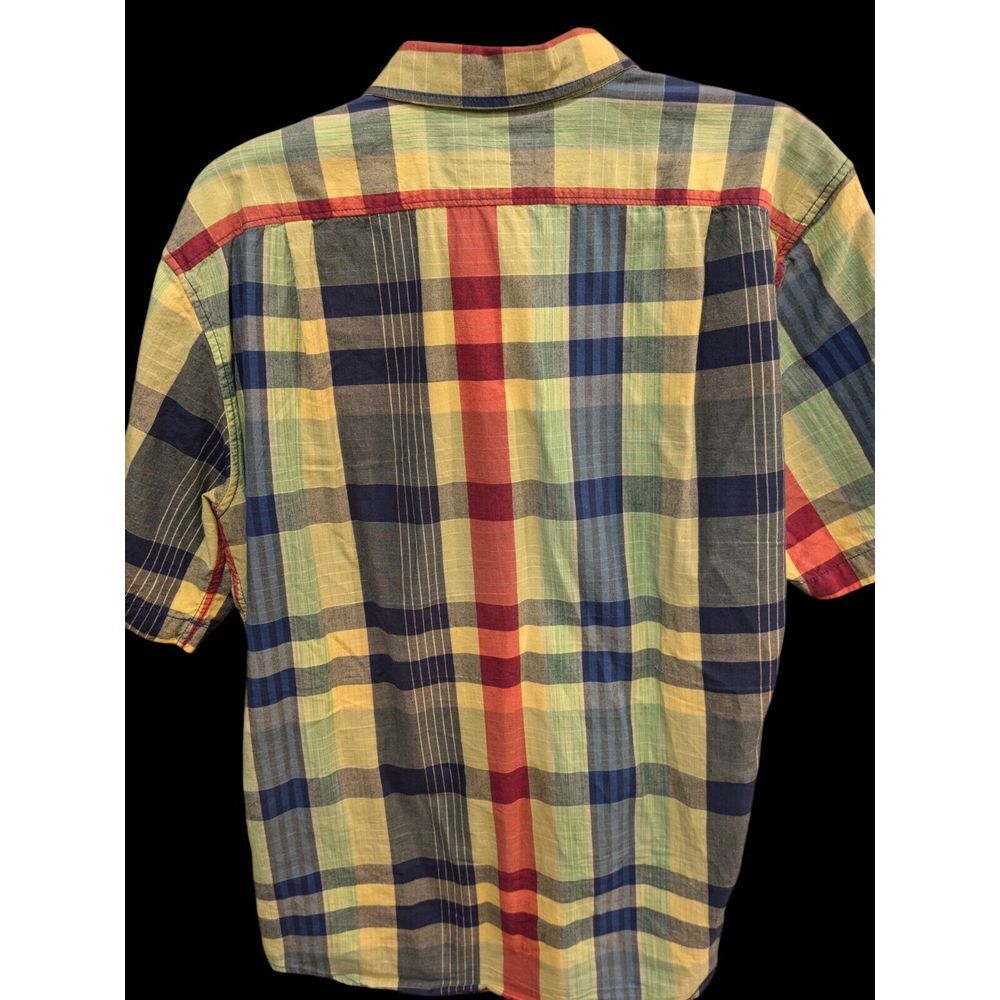 Eddie Bauer Classic Fit Button Up Shirt Size Medium Mens Color Plaid - Picture 2 of 3